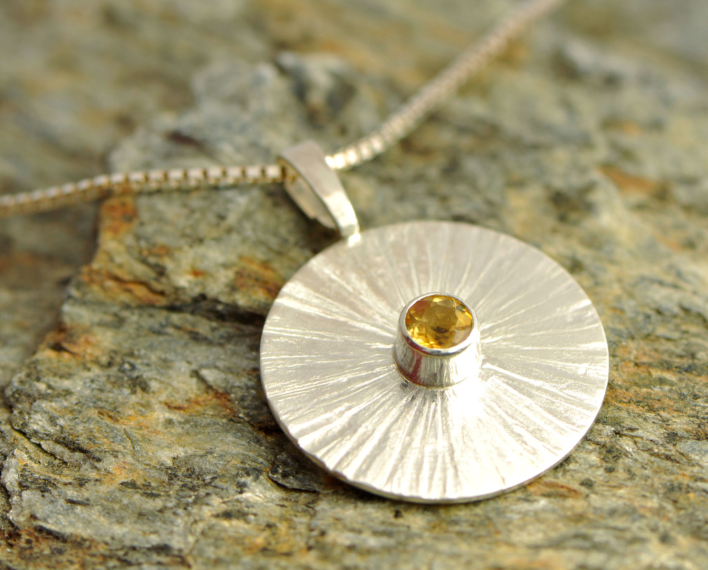 Energetische werking van edelstenen in de sieraden van lyam edelsmeden